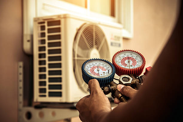 Professional Hvac technician working in Ben Wheeler, TX
